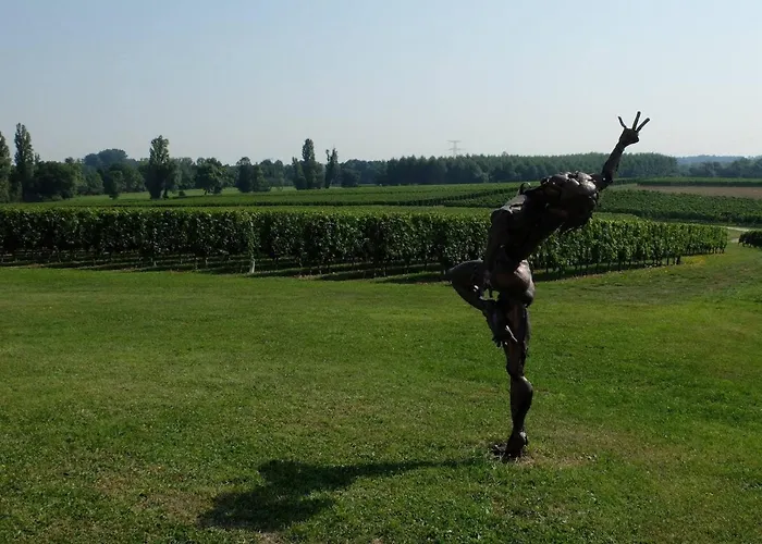 Gite & Spa Chateau Lagrange Les Tours