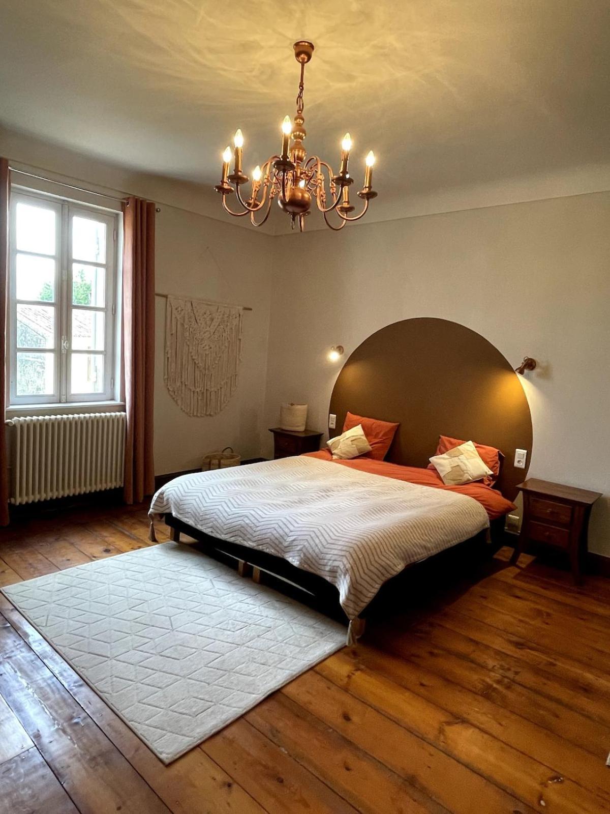 Holiday home & Chateau Lagrange Les Tours *